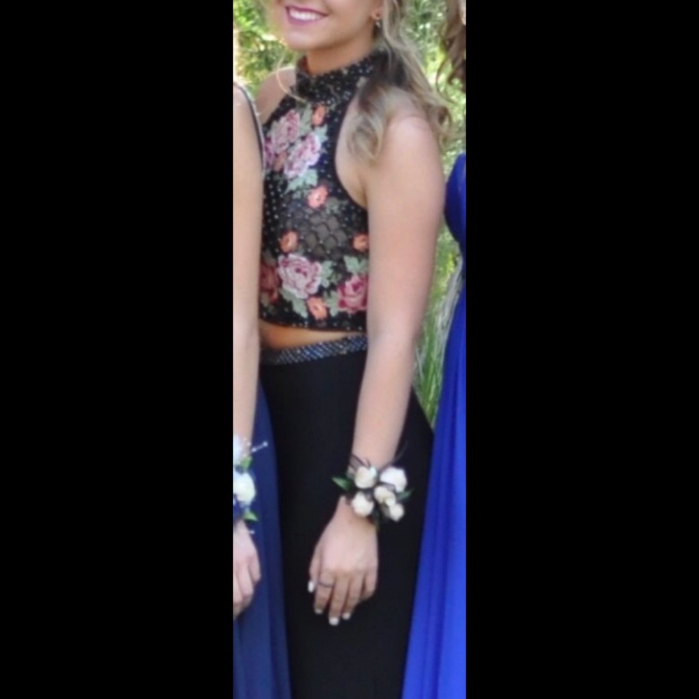 SHERRI HILL 2piece PROM DRESS - Picture 3 of 4